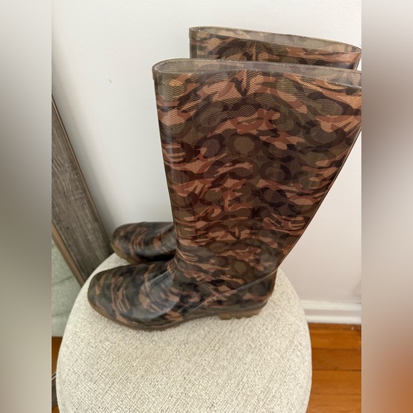 Coach Camouflage Rain Boots Size 9 EUC - Picture 4 of 9